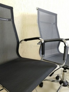 Кресло Barneo K-111H для персонала (черная сетка) в Когалыме - kogalym.mebel-74.com | фото